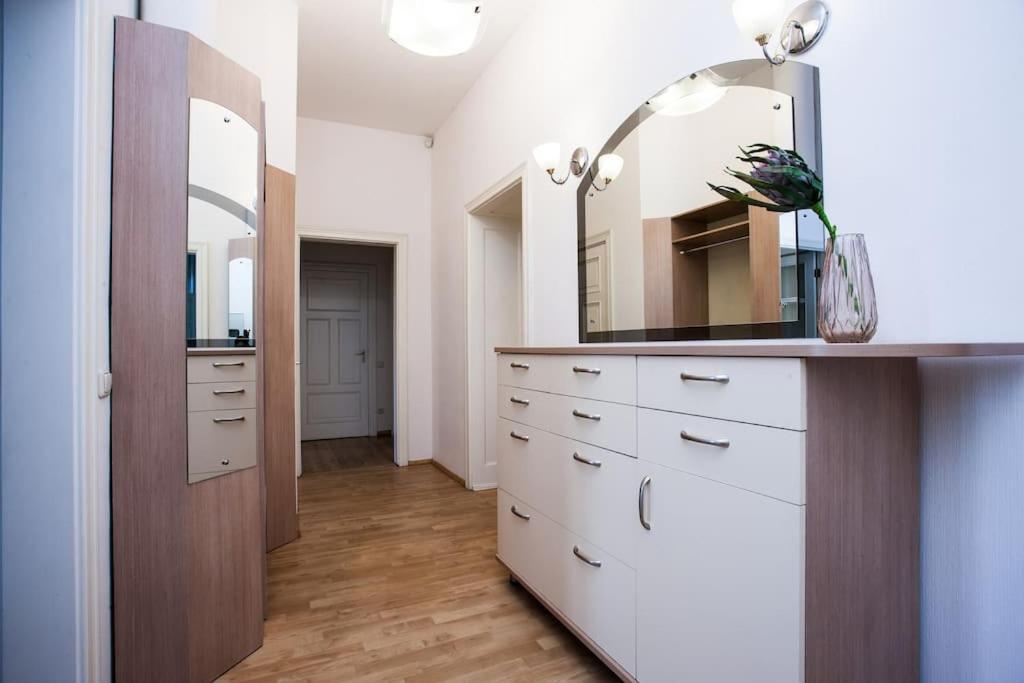 Spacious, Comfy 4br Center Riga