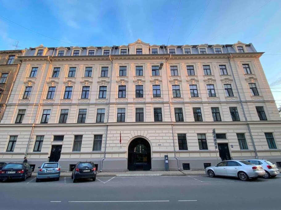Spacious, Comfy 4br Center Apartamento Riga