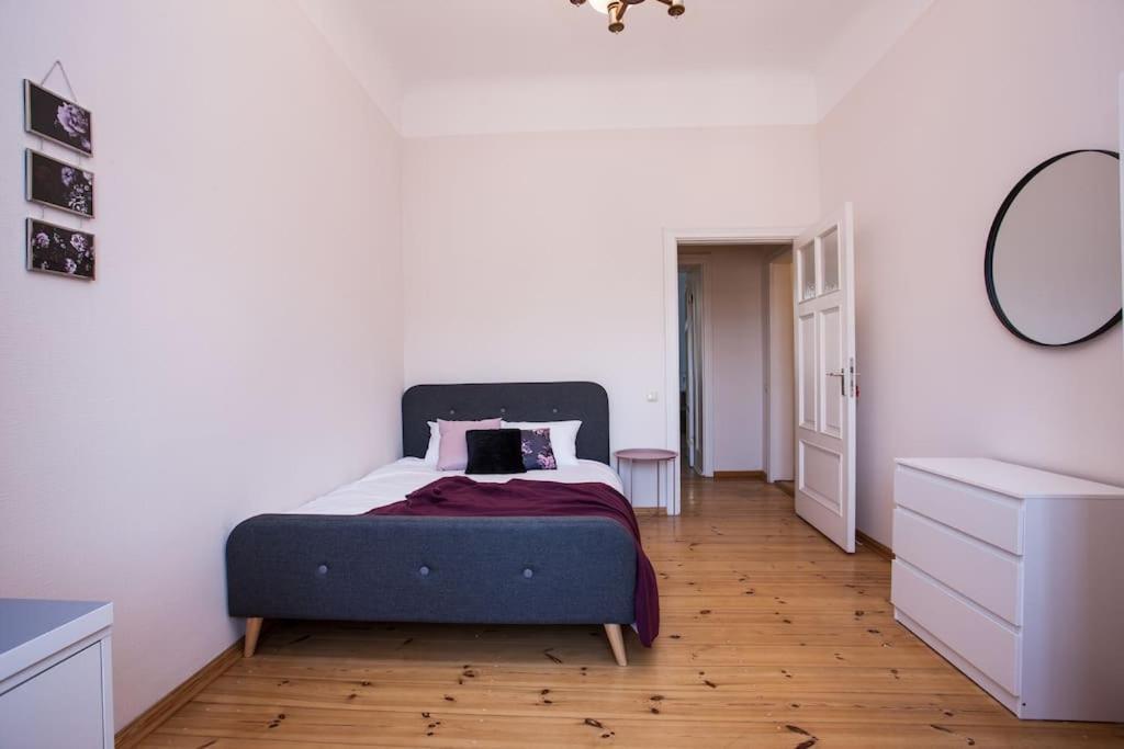Spacious, Comfy 4br Center Riga